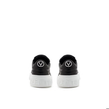 Carica l'immagine nel visualizzatore di Gallery, Sneaker VALENTINO Rey Black con VLogo black e suola spessa bianca a contrasto