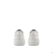 Carica l'immagine nel visualizzatore di Gallery, Sneaker VALENTINO Rey VLogo in nappa bianca con suola bombata e tag in tessuto con logo