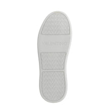 Carica l'immagine nel visualizzatore di Gallery, Sneaker VALENTINO Rey VLogo in nappa bianca con suola bombata e tag in tessuto con logo