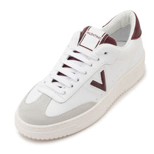 Load image into Gallery viewer, Sneaker Valentino Mars White Bordeaux in pelle bianca con dettagli bordeaux e logo laterale, design moderno