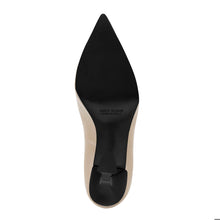 Load image into Gallery viewer, VALENTINO Ivory leather pumps high heel