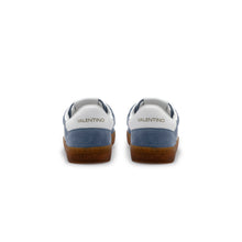 Load image into Gallery viewer, VALENTINO Sneaker Baja in crosta sky V-Detail - vista posteriore