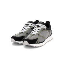 Carica l'immagine nel visualizzatore di Gallery, VALENTINO Sneaker Mars Black/Multi - vista laterale con focus sulle punte in crosta