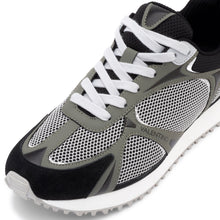 Carica l'immagine nel visualizzatore di Gallery, VALENTINO Sneaker Mars Black/Multi - vista ravvicinata della scarpa