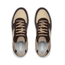 Carica l'immagine nel visualizzatore di Gallery, VALENTINO Sneaker Rey Chunky Moro/Multi -  vista dall'alto con focus sulla linea scarpa e i dettagli colorati a contrasto