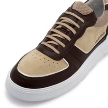 Carica l'immagine nel visualizzatore di Gallery, VALENTINO Sneaker Rey Chunky Moro/Multi -   vista della punta dall'alto con focus sui contrasti dei materiali e dettali moro