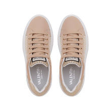 Load image into Gallery viewer, VALENTINO Sneakers Lace-Up in white and black calf