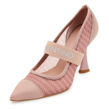 Load image into Gallery viewer, Décolleté Valentino VVV Nude in pelle, con tacco a spillo e punta affusolata. Design raffinato, perfetto per eventi eleganti e look sofisticati.