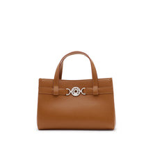 Carica l'immagine nel visualizzatore di Gallery, VALENTINO hand bag Taylor mini Cuoio, vista frontale con logo acciaio e manici a braccio.