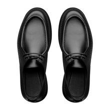 Carica l'immagine nel visualizzatore di Gallery, Vista superiore Polacchino Valentino Flat Black, interni morbidi e rifiniture di qualità italiana