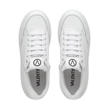 Load image into Gallery viewer, Interno della Sneaker Valentino Jump White con linguetta morbida e comfort Made in Italy