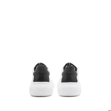 Load image into Gallery viewer, Sneaker VALENTINO Rey White/Black in pelle di vitello con Logo silver a contrasto e suola spessa bianca