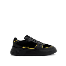 Load image into Gallery viewer, VALENTINO Sneaker Rey Chunky Nero/Multi - Vista di profilo con focus sui dettagli e logo lettering gialli
