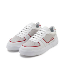 Load image into Gallery viewer, VALENTINO Sneaker Rey Chunky white/Multi -  Vista frontale di profilo con focus sulla punta rialzata