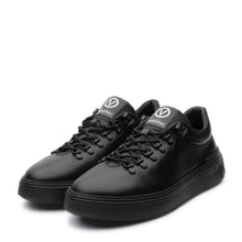 Carica l&#39;immagine nel visualizzatore di Gallery, Sneaker Valentino Hiking Black in pelle con suola chunky e design sportivo urbano